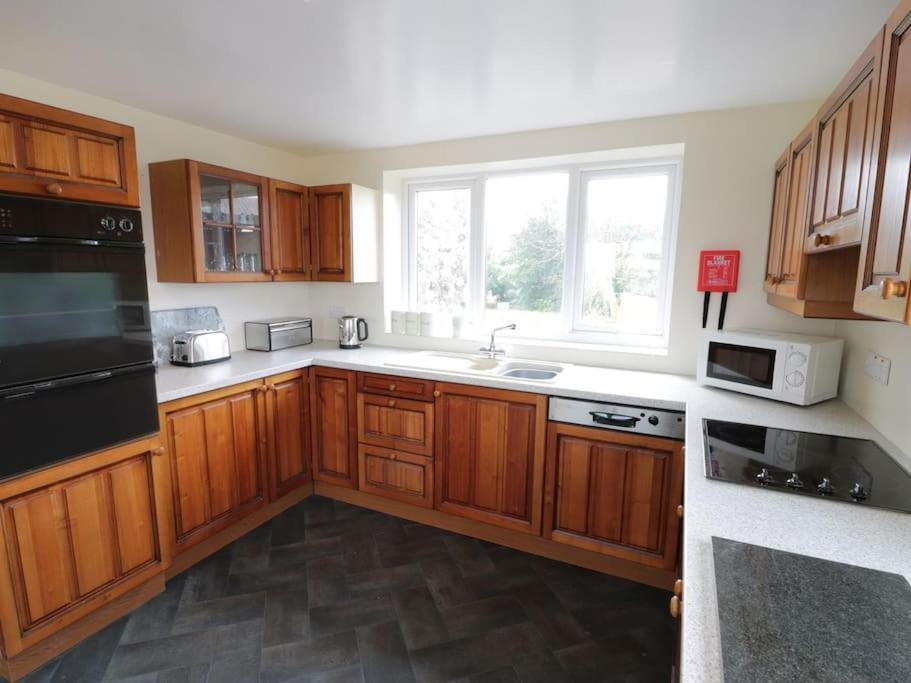 Ty Rhos, Farm Stay, Sleeps 4, Rhoshirwaun 2 Miles From Aberdaron Exterior foto